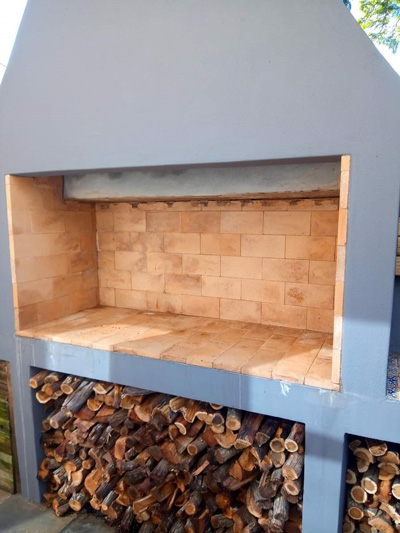 Brick braai before adding a frame with doors
